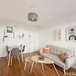 Charming Room In Shared 2-Bedroom Apartment In Paris 5