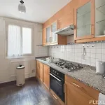 Charming Room In Shared 2-Bedroom Apartment In Paris 5